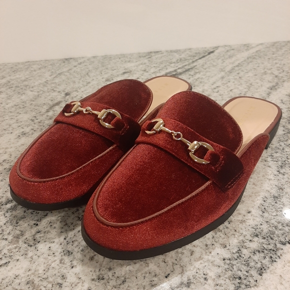 METAPHOR Cranberry Velvet Mules SIZE 7 - Picture 6 of 10